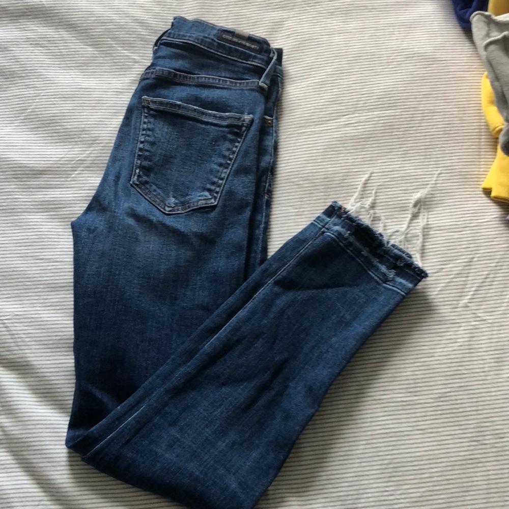 Citizen size 24 med wash freyed bottoms cropped